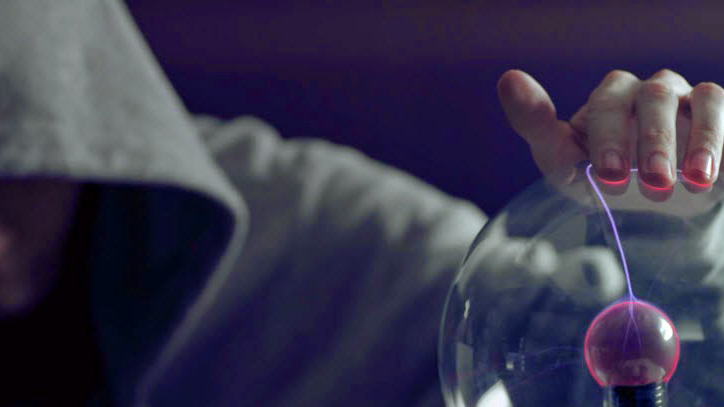 科學與樂音的雙重奏，導演Shahir Daud捕捉魔幻MV視聽