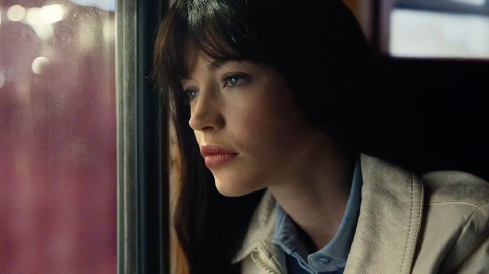 超現實浪漫服裝廣告——導演Seb Edwards以特效強化視覺張力