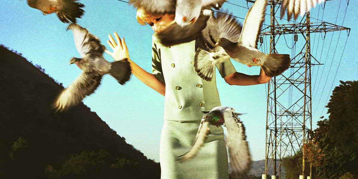 藝術攝影師Alex Prager吸收電影美學，開創新奇超現實風格