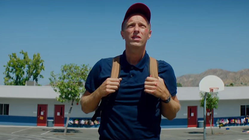 Coldplay樂團MV沉浸憂鬱色彩，以超現實動畫打造童年幻想