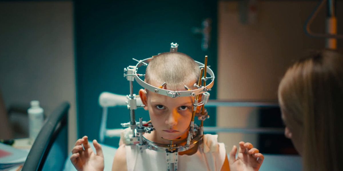 《鈦》超越性別的前衛影像，肉體恐怖妝容驚艷銀幕